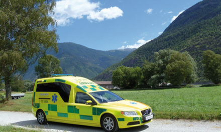 Personbil omformas till ambulans med höga säkerhetskrav