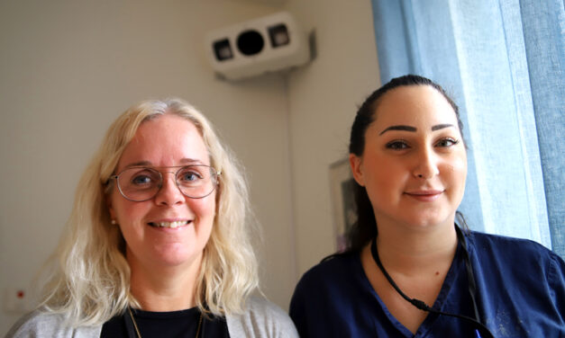 Här får vårdpersonalen hjälp av smarta sensorer