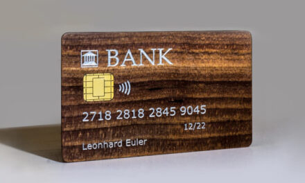 Här är kreditkortet av 100 procent trä