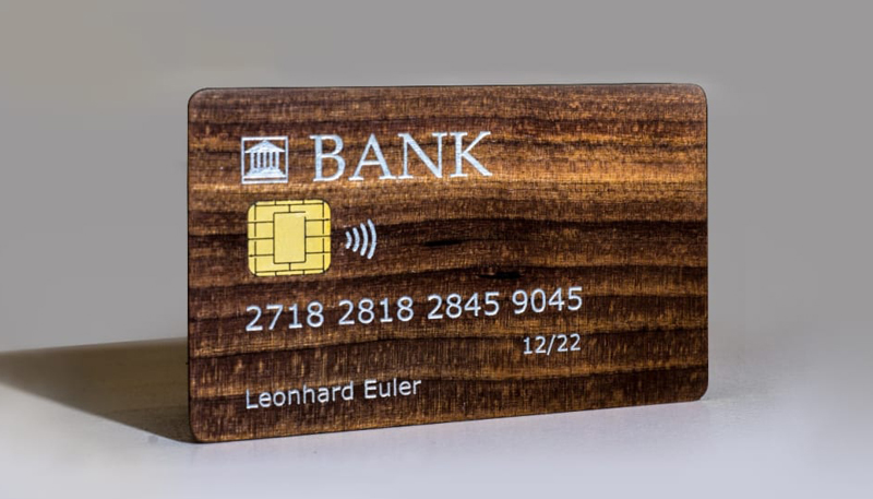 Här är kreditkortet av 100 procent trä