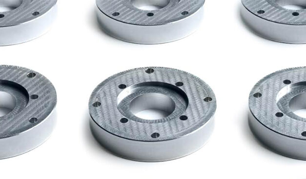 Utökad funktionalitet för CNC-bearbetning ger produktutvecklare och uppköpare av tillverkningstjänster kromatpläterade beställningsdelar på bara sex dagar