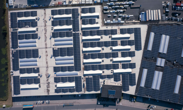 Över hälften av alla tak stängs idag ute från att producera solenergi – nu lanserar KP Energy lösningen
